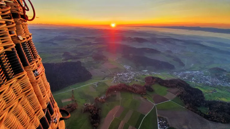 Sonnenaufgangsfahrt mit Ballonpilot